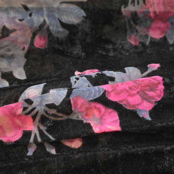 Torrid Burnout Velvet Ruana – One Size - Picture 5 of 5